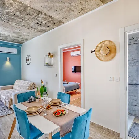 Апартаменты Uriel's - 1 Bedroom Penthouse By Solea Слима