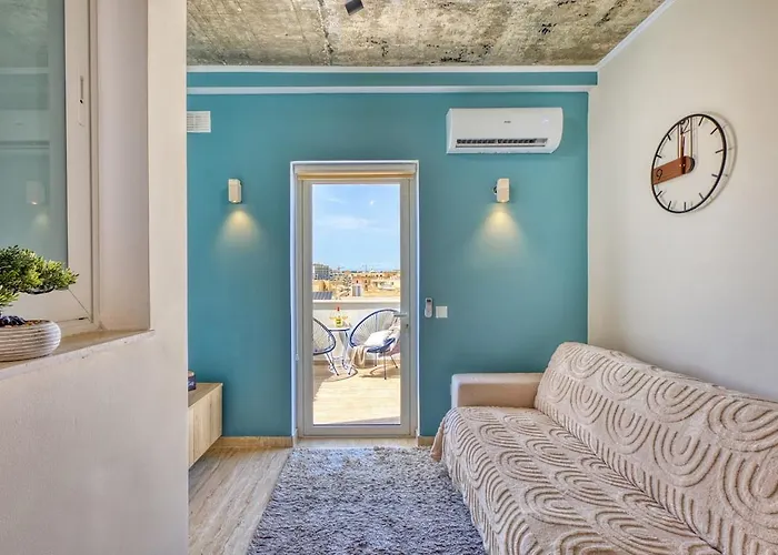 Апартаменты Uriel's - 1 Bedroom Penthouse By Solea Слима