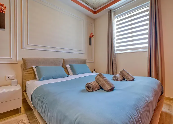 Uriel's - 1 Bedroom Penthouse By Solea * スリーマ