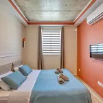Uriel's - 1 Bedroom Penthouse By Solea 아파트