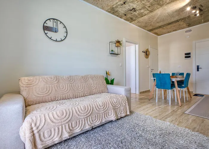 Uriel's - 1 Bedroom Penthouse By Solea Daire Sliema