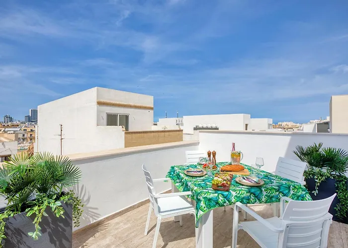 Uriel's - 1 Bedroom Penthouse By Solea Daire *