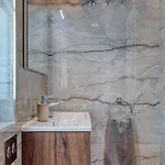 Uriel's - 1 Bedroom Penthouse By Solea Apartman