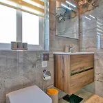 Apartman Uriel's - 1 Bedroom Penthouse By Solea